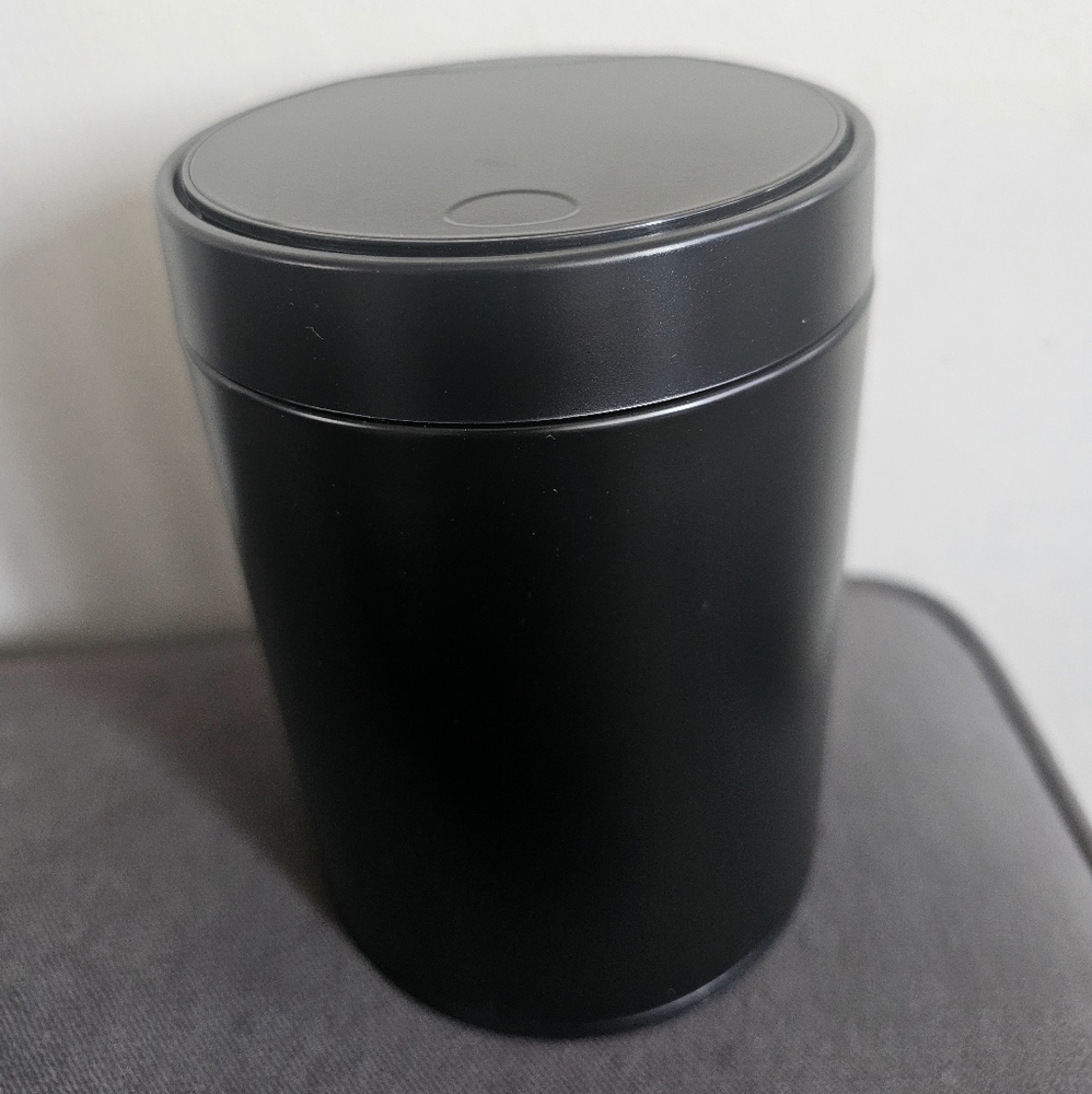 Simons Maison Mini Desktop Wastebasket, Matte Black 🗑